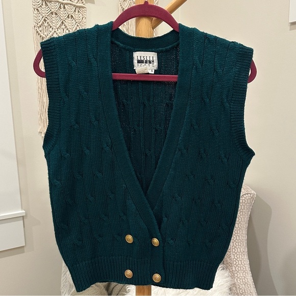 Leslie Fay Sweaters - Leslie Fay Sport Green Cable Knit Sweater Vest Gold Buttons Women’s S